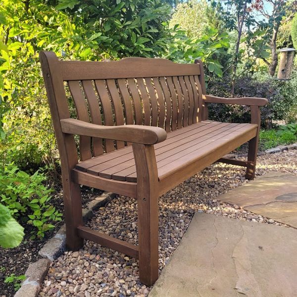Comfy bench with back outlet
